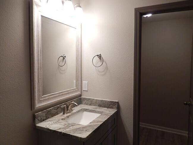 Foto del edificio - 1241 N Bronough St