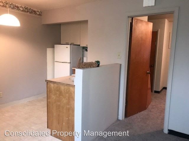 Primary Photo - 200 N McKenzie St
