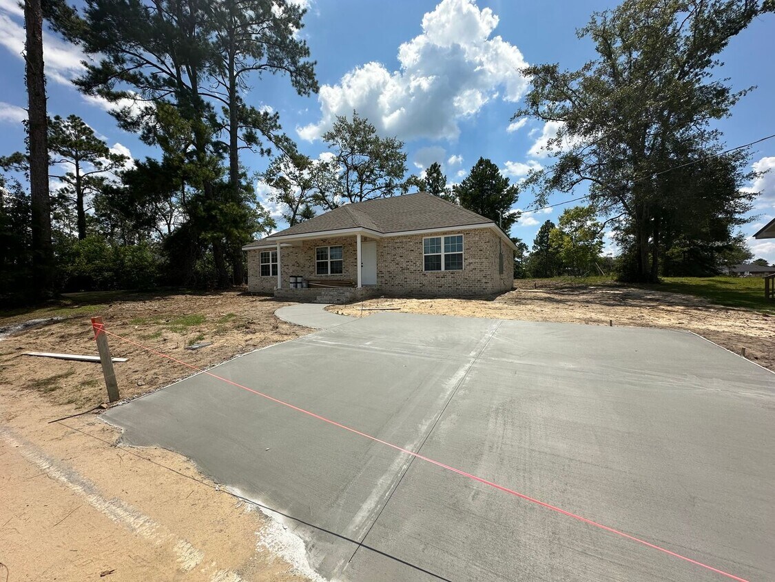 Foto principal - New Construction Brick House - Coming Soon