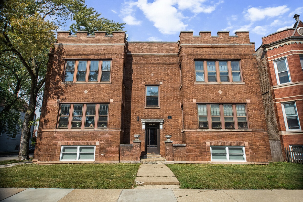 Primary Photo - 4146 W Cornelia Ave