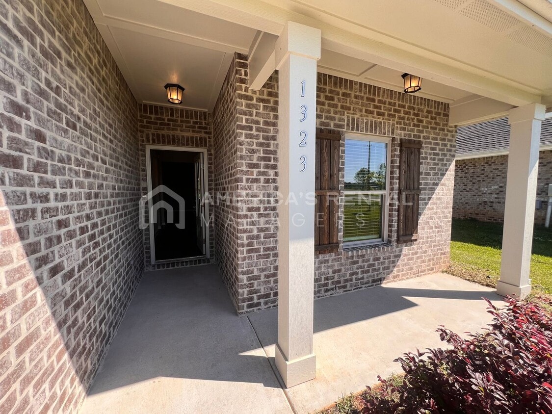 Home for Rent in Foley, AL!!! Available to... House Rental in Foley, AL