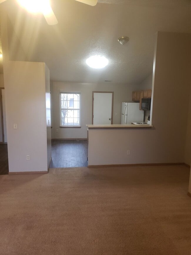 Building Photo - 3319-3321 Hopkins Dr
