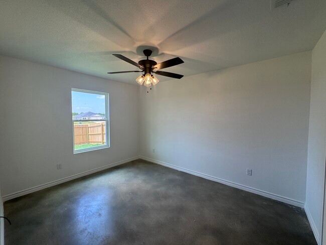Foto del edificio - 907 Smoke Tree Ln