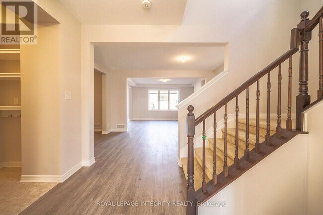 Photo du bâtiment - 608 Rye Grass Wy