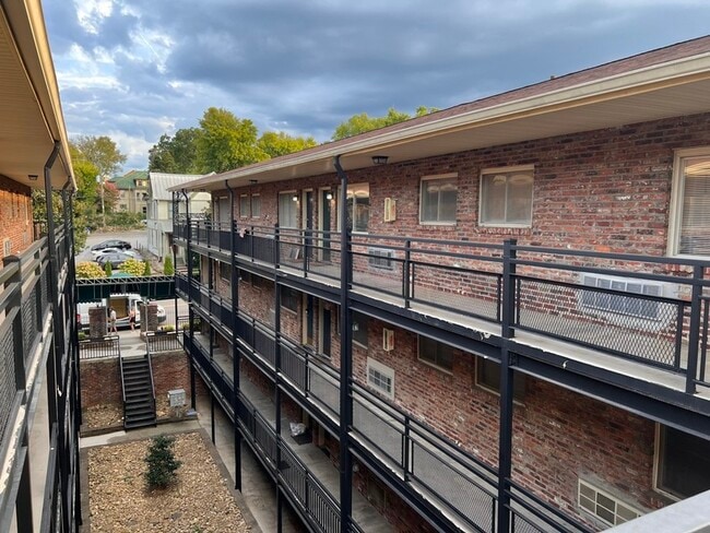 Building Photo - 1509 Highland Ave