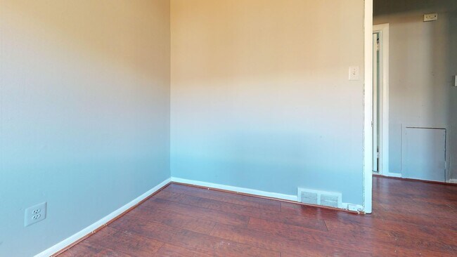 Building Photo - 2037 Beyer Ave