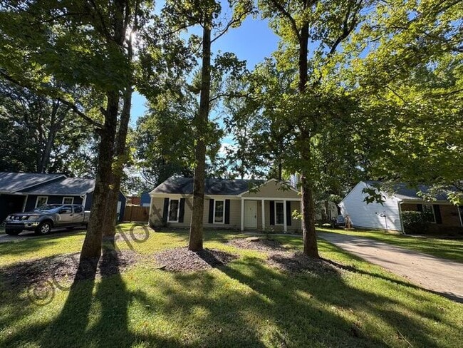 Building Photo - Charming 3 bedroom 2 bath home in east Cha...