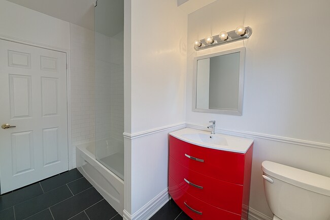 Photo du bâtiment - 101-103 Spadina Rd