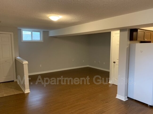 Building Photo - 122 Ironwood Crescent