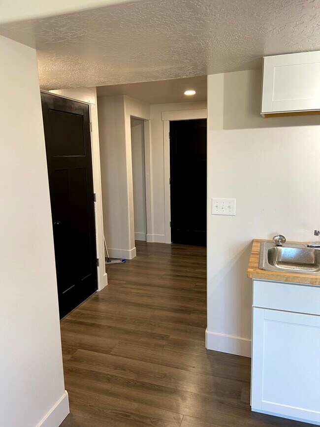 Foto del edificio - 4941 E Silver Ridge Rd