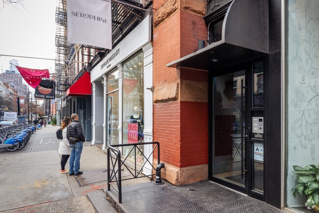 Building Photo - 468-472 W Broadway