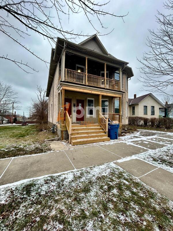 Building Photo - 416 E 9th St