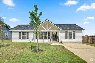 Building Photo - 610 Splitrock