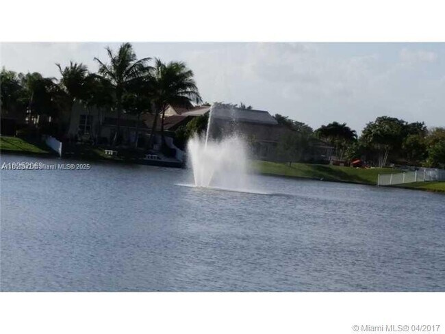 Foto del edificio - 985 NW 93rd Ave