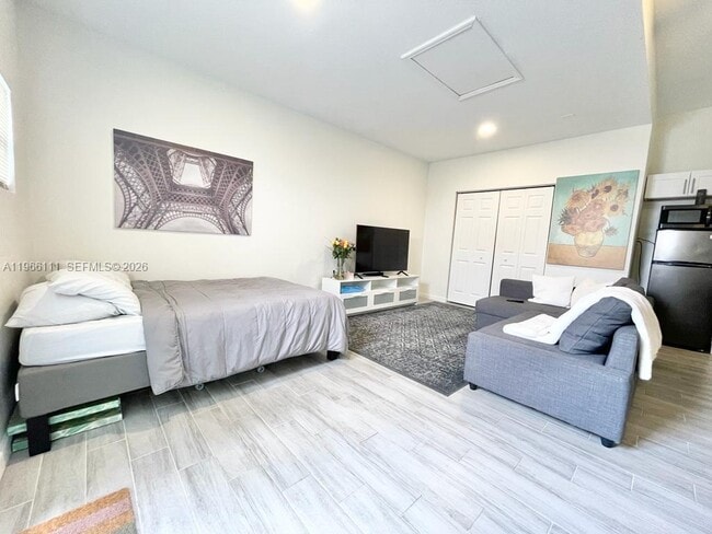 Building Photo - 15477 SW 23rd Ln