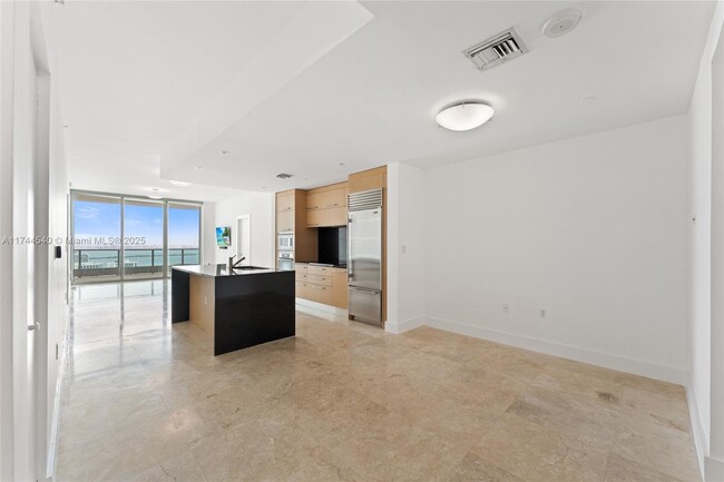 Building Photo - 900 Biscayne Blvd