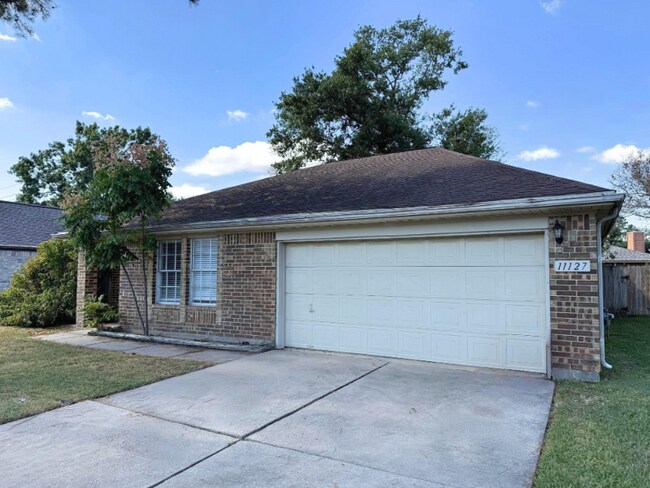 Foto del edificio - 11127 Fall Breeze Dr