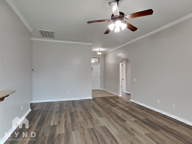 Building Photo - 512 SW 44th St
