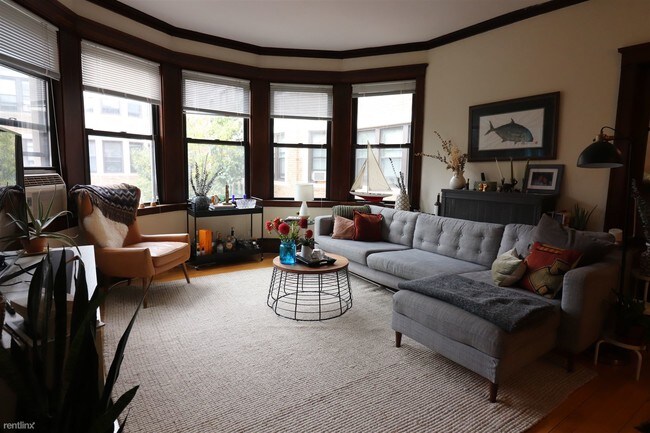 Foto del edificio - 2 br, 1 bath  - 124 Babcock St Apt 24