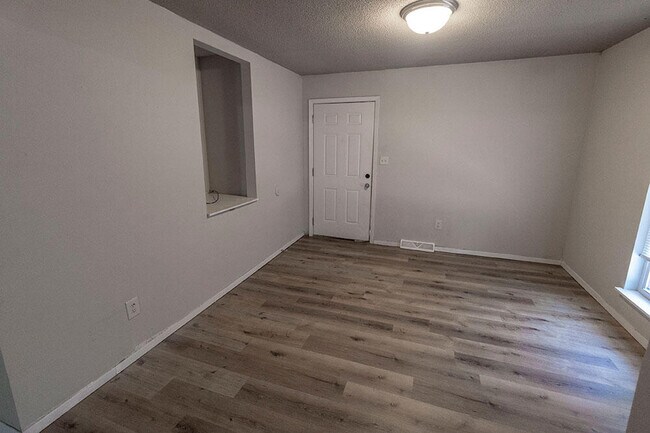 Foto del edificio - 216 Wheaton Ct