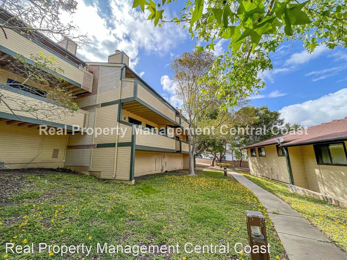 Primary Photo - 2 br, 1.5 bath House - 3290 Rockview Place...