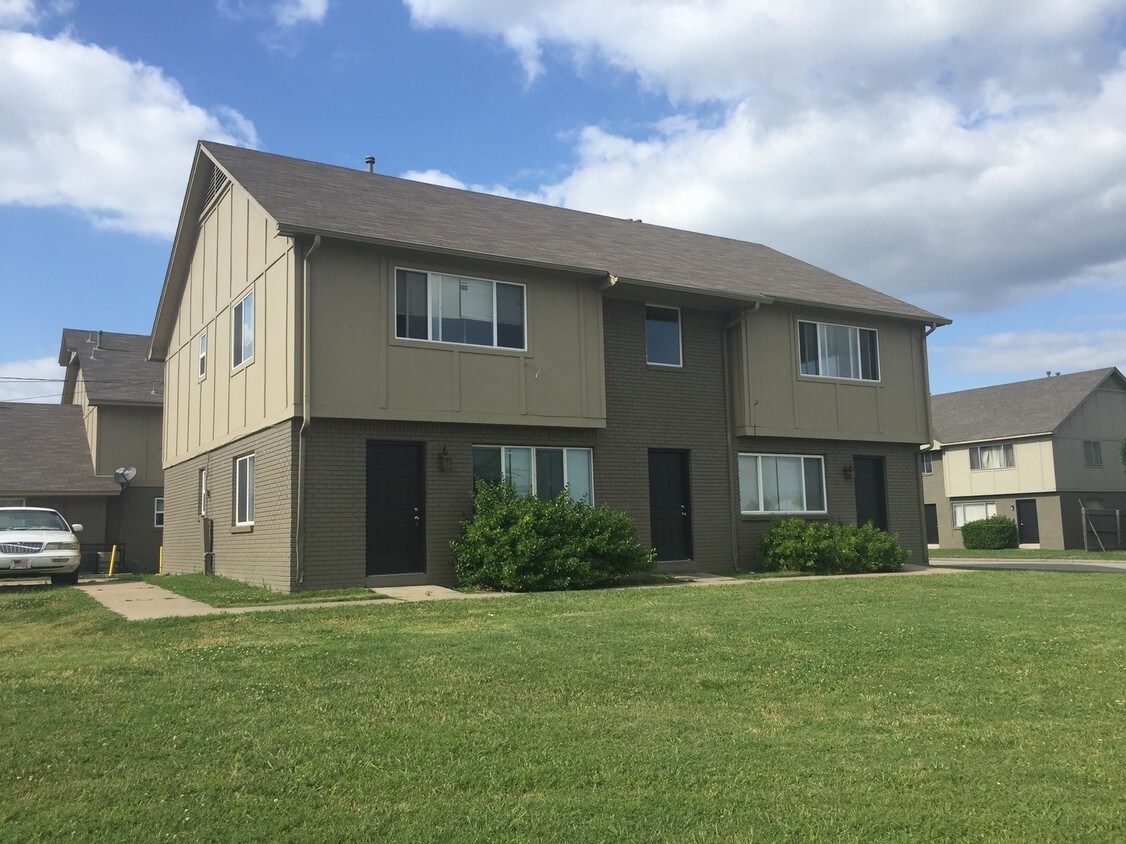 12-Unit Apartment Building - 2618-2626 S 85th East Ave
