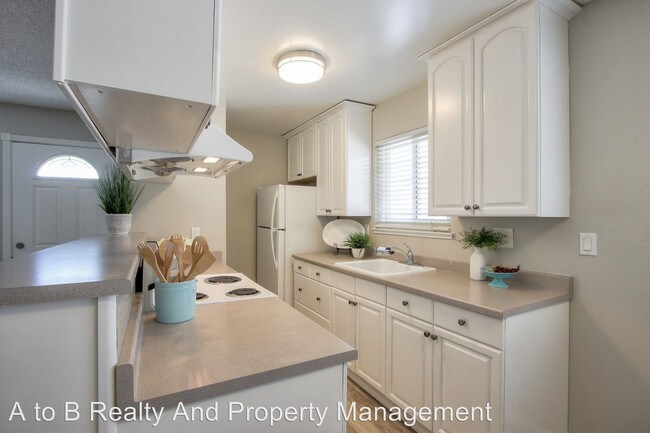 Building Photo - 2 br, 1 bath House - 1341 Joplin Dr #4