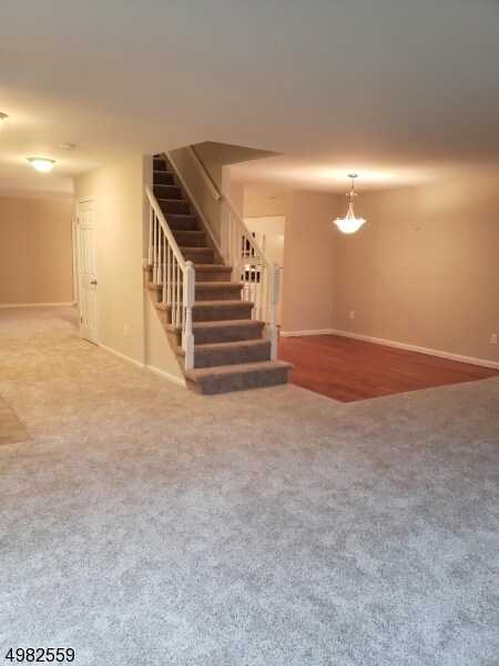 Building Photo - 37 Hillsborough Ct