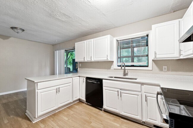 Foto del edificio - 5786 Deerfield Trail