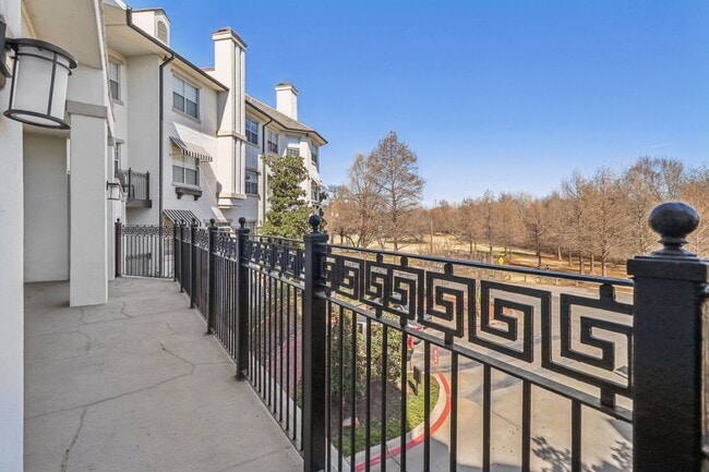 Building Photo - Winsted at White Rock