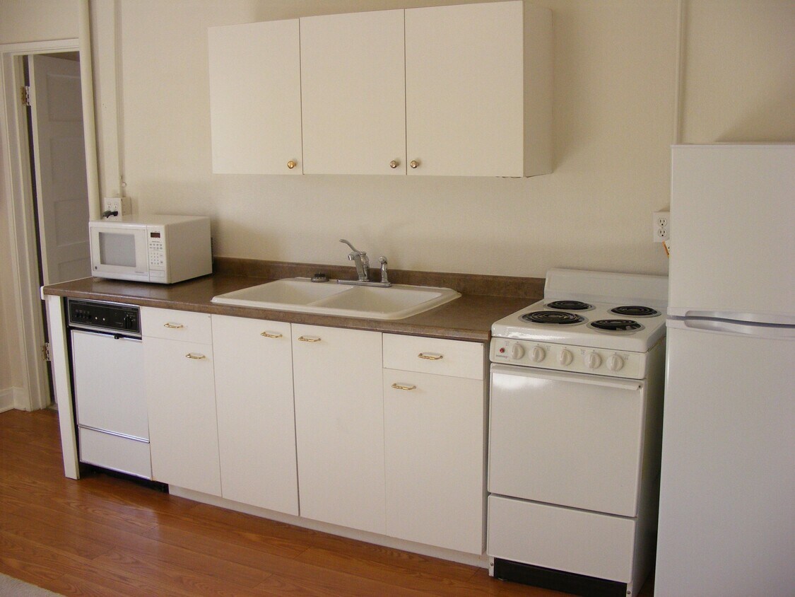 Primary Photo - 115 N Park St