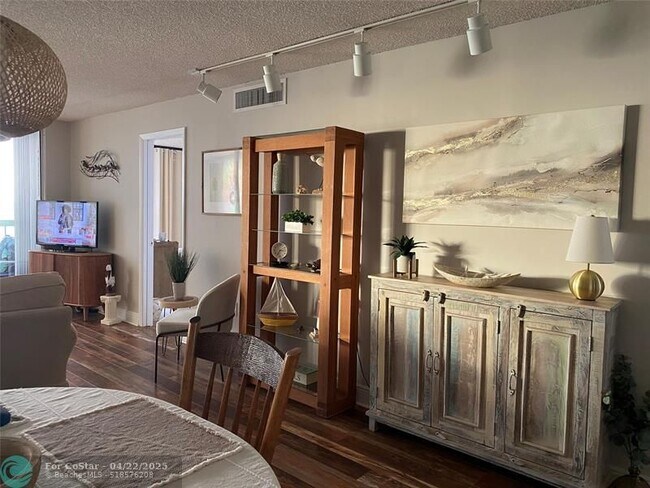 Building Photo - 9900 S Ocean Dr