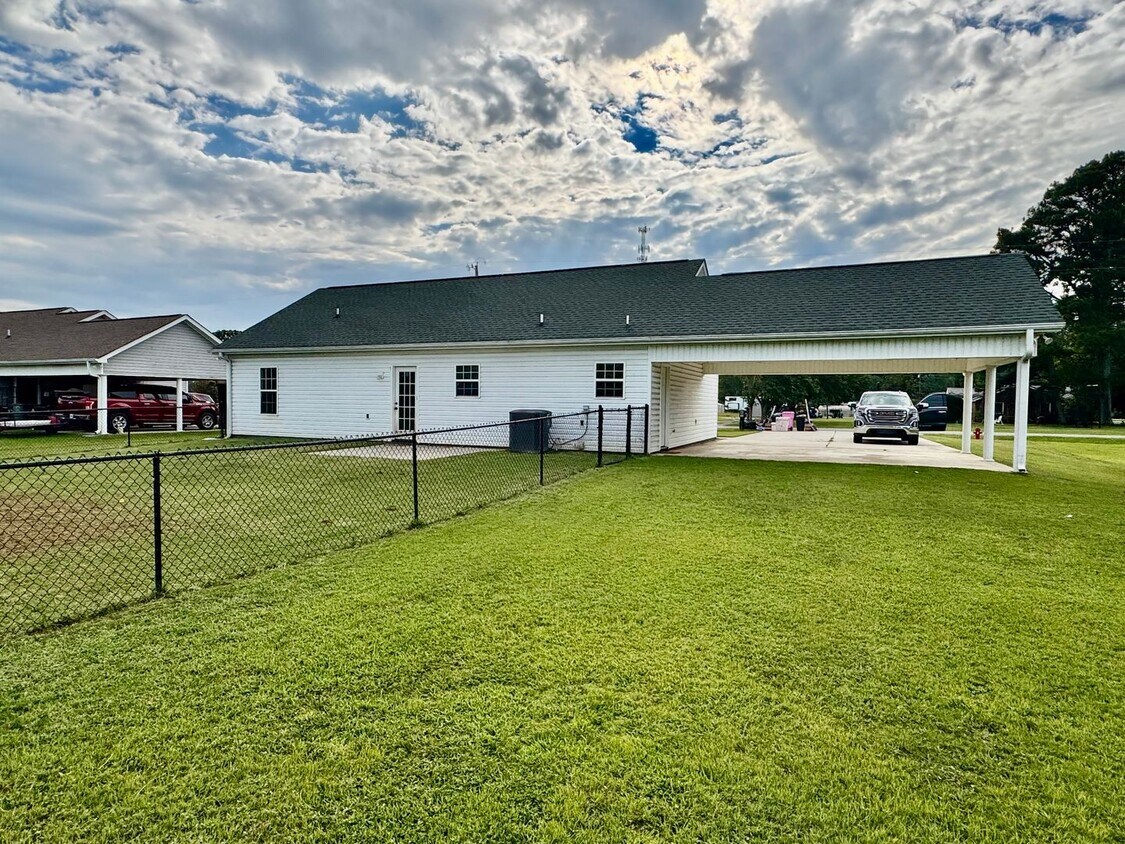 Foto del edificio - Nice home in Ardmore! Fenced back yard!