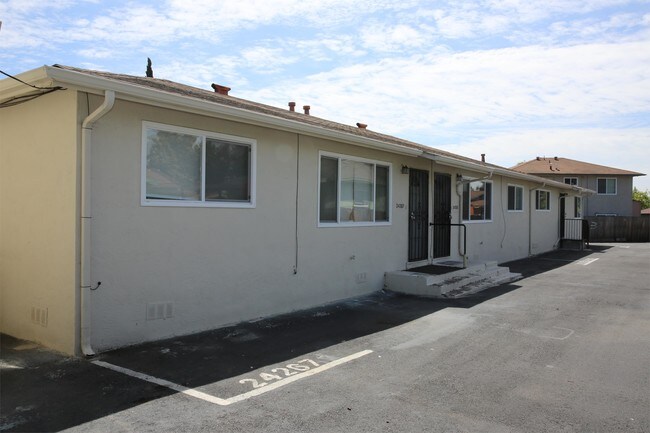 Building Photo - 24267 Silva Ave