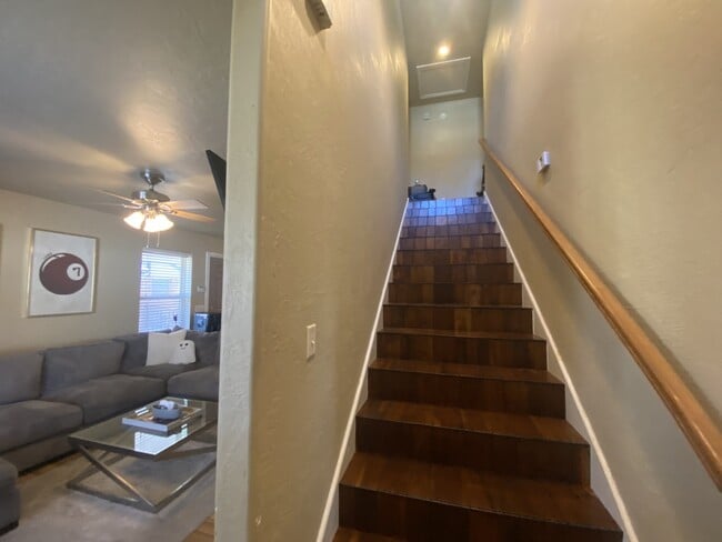 Building Photo - 208 McCullough St