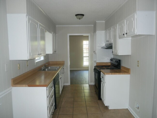 Foto del edificio - 8348 Chesterfield Dr