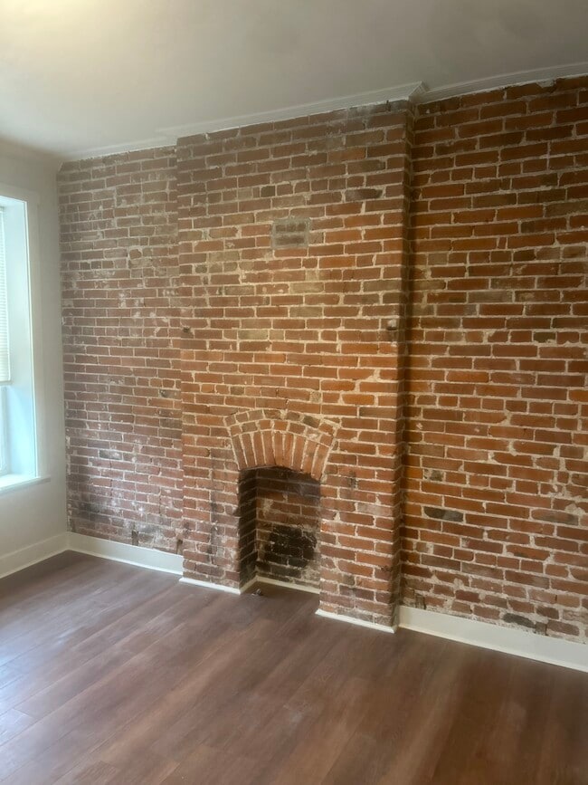 Building Photo - 3107 California Ave
