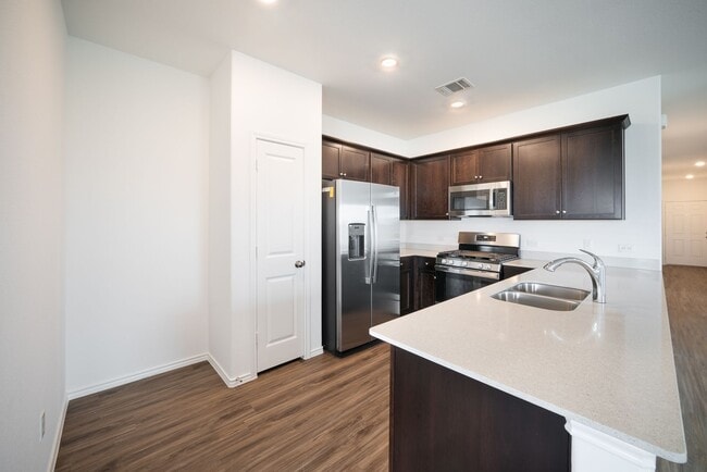 Building Photo - 117 Prairie Dog Town Dr