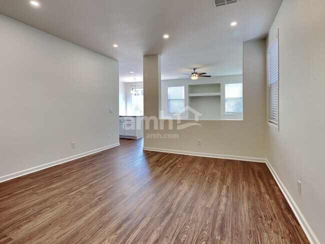 Foto del edificio - 6333 W Silver Ribbon Ct