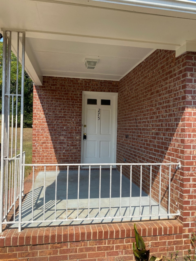 Building Photo - 275 Dogwood Club Rd