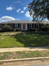 Building Photo - 216 Thread Needle Rd E