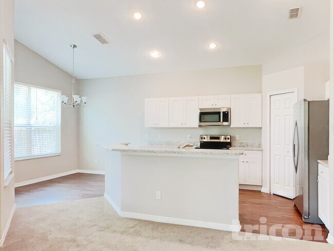 Building Photo - 15821 Pine Lily Ct