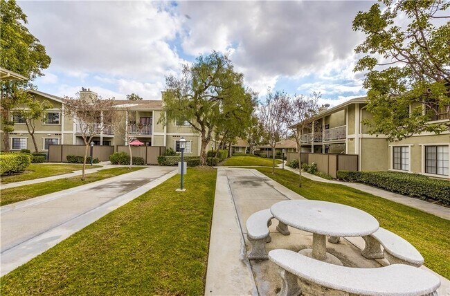 Building Photo - 1131 Packers Cir