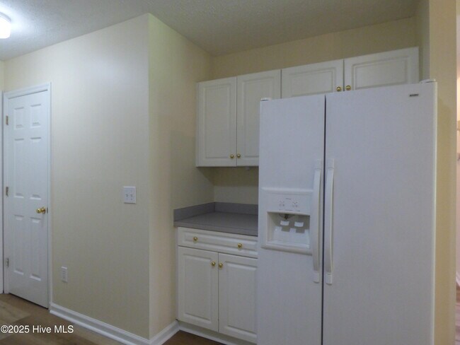 Foto del edificio - 408 Spring Hill Loop