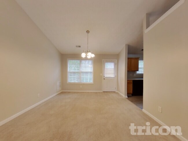 Foto del edificio - 204 Arbor Creek Dr