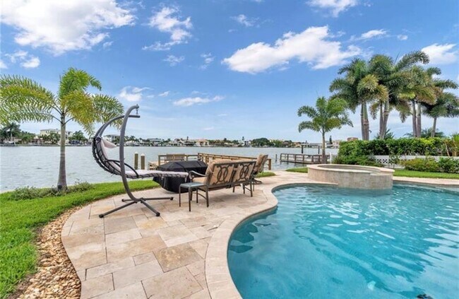 Foto del edificio - 17059 Dolphin Dr