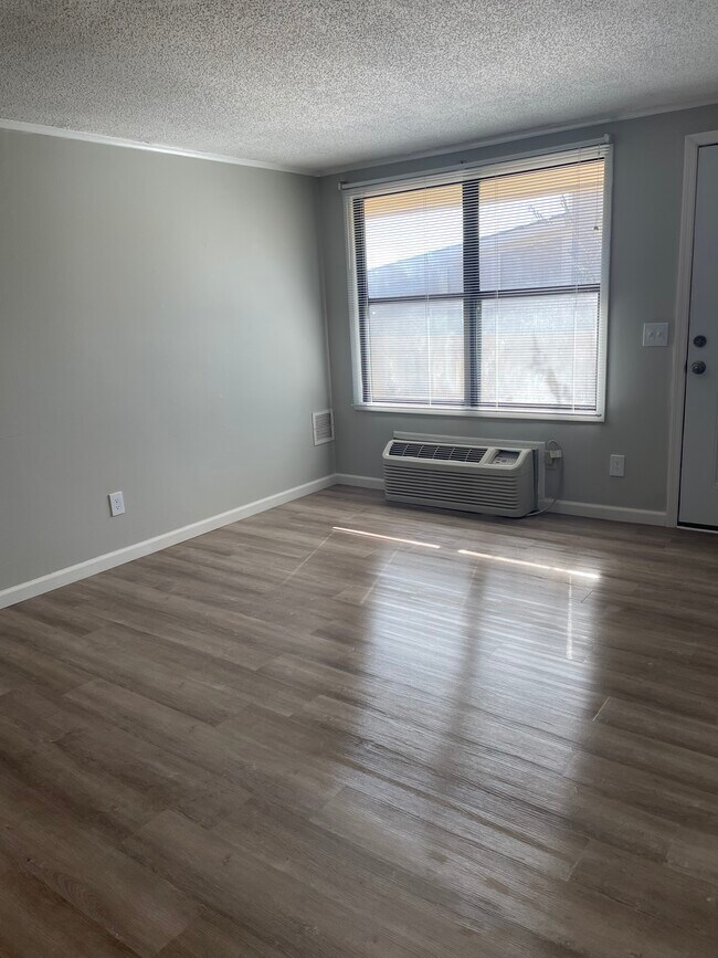 Foto del edificio - 9554 Olde Woods Dr
