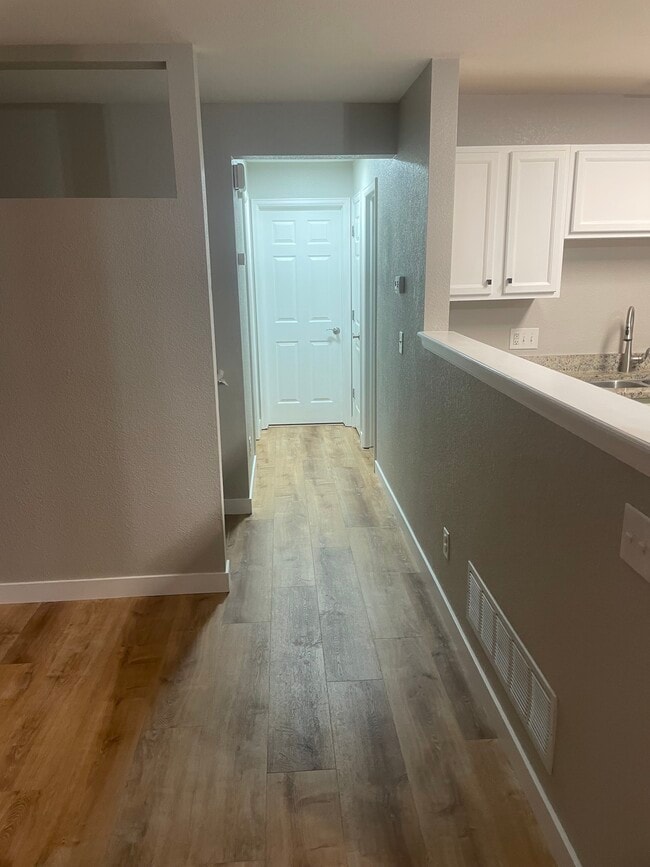 Building Photo - 3228 W Girard Ave