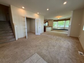 Building Photo - 2050 Garry Oaks Ave