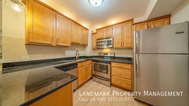 Foto del edificio - 3600 N Lake Shore Dr